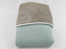 Afbeelding in Gallery-weergave laden, Babydekentje &quot;Pisa&quot; groen-bruin-saffier
