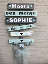 Afbeelding in Gallery-weergave laden, Geboortebord &quot;Bern&quot; Stoer Sophie vlaggetjes